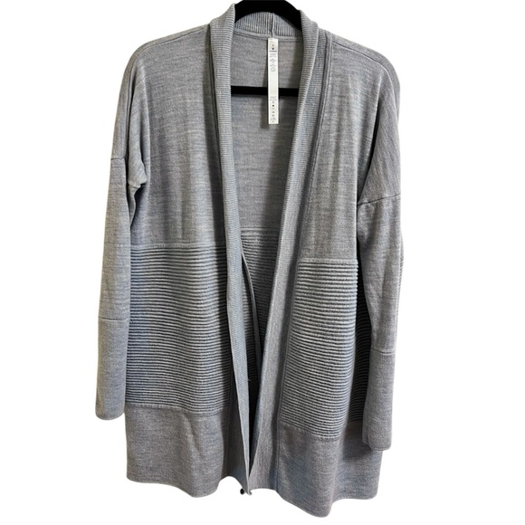 Lululemon Sit in Lotus Wrap Light Blue Cabincore 100% Merino Wool Thumbhole Yoga - Picture 1 of 10